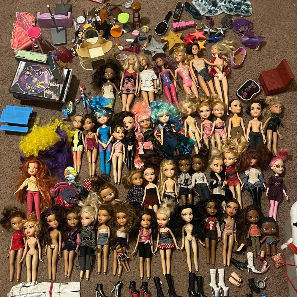 40 plus Bratz doll lot plus more